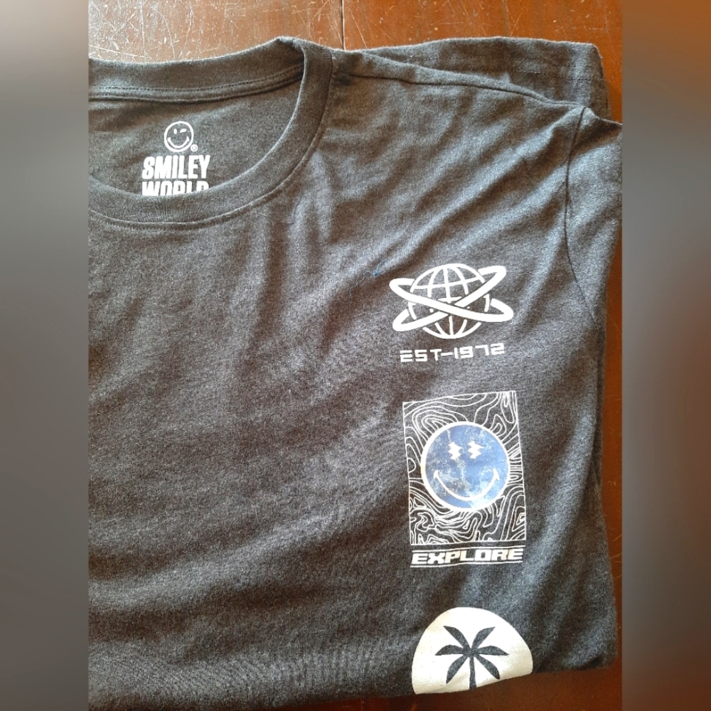 Smiley World Men's Tshirt short Sleeve Size L